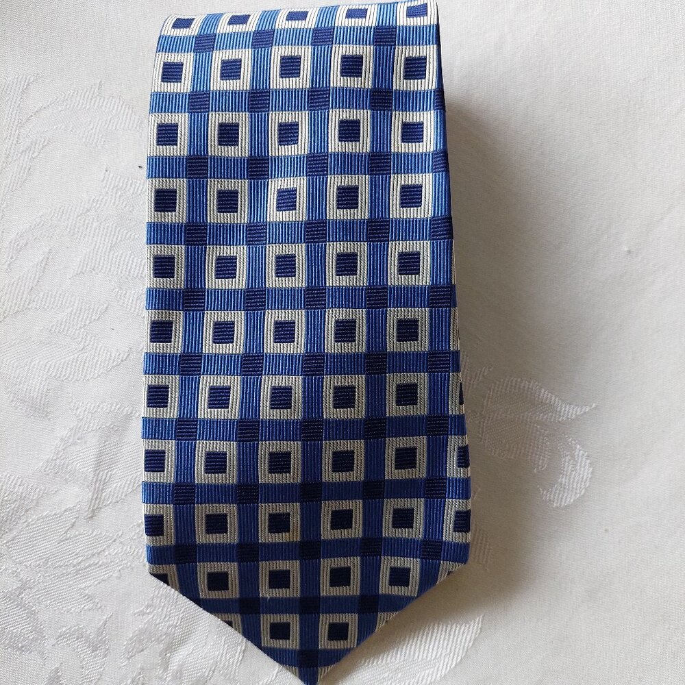 Robert Talbott "Best of Class" Blue & White Geometric Pattern Silk Necktie  4"